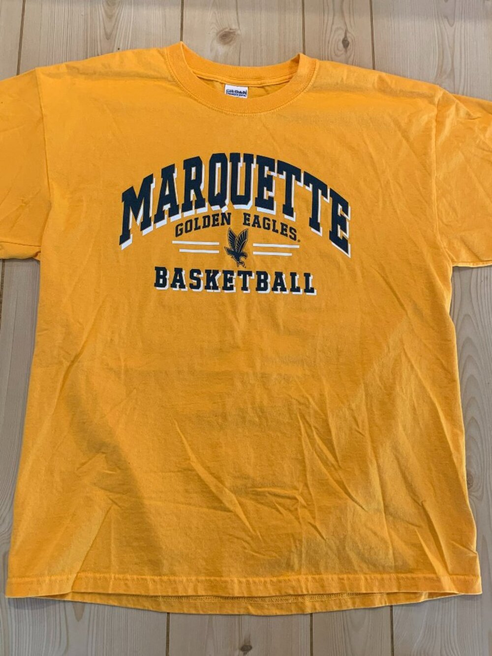 Vintage Marquette Golden Eagles Basketball NCAA Conference USA Sports T-Shirt XL